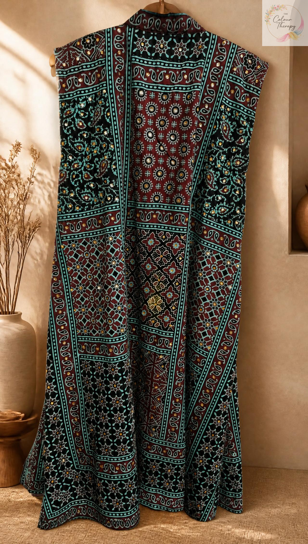 Sleeveless block printed cotton shrug with pocket